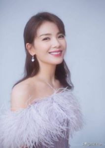 刘涛：从贤妻到女强人，展现现代女性的不屈人生