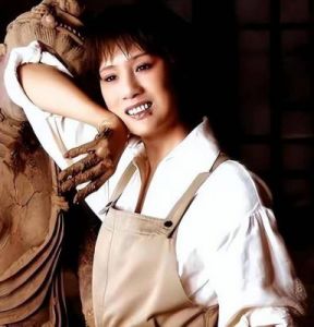 李建群：从舞者到演员的传奇人生，绽放光芒的流星